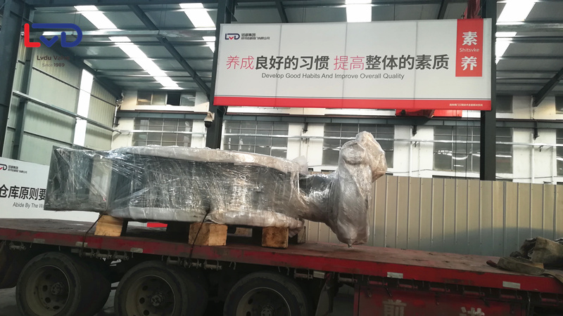 2米4電動(dòng)硬密封法蘭蝶閥迎著朝陽(yáng)出發(fā)福建漳州 2米4電動(dòng)硬密封法蘭蝶閥迎著朝陽(yáng)出發(fā)福建漳州