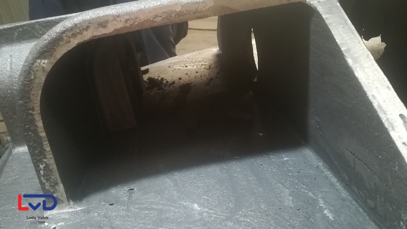 可移動(dòng)噴砂打磨解決堵住問(wèn)題提高拋光效率